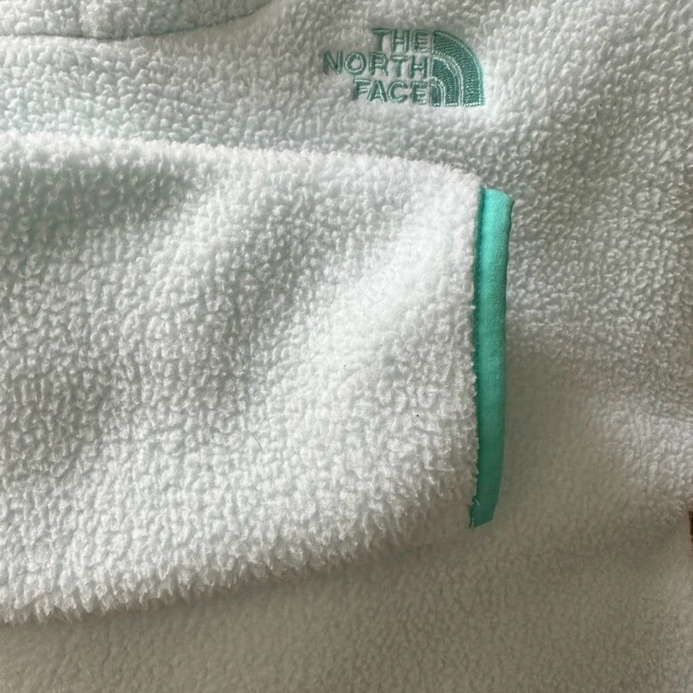 Girls North Face Pullover Size Medium(10-12) - Picture 5 of 6